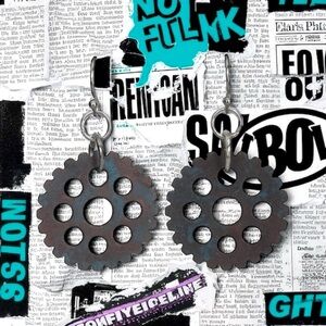 5 For $25💫Steampunk Gears Dangles Earrings